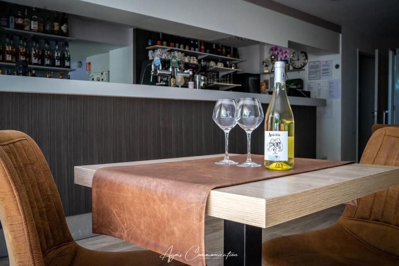 Logis Du Champ De Mars Ξενοδοχείο Puy-Saint-Martin Εξωτερικό φωτογραφία